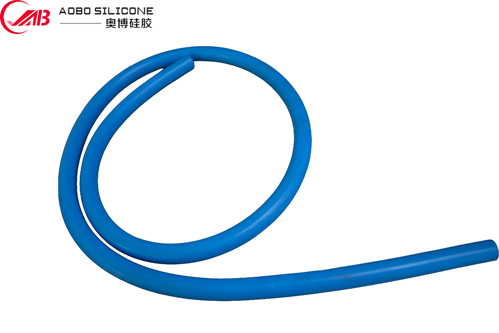 Tube en silicone extrudé